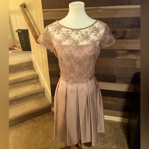 Taylor’s champagne lace illusion dress